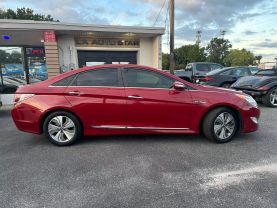 Used 2013 HYUNDAI SONATA SEDAN 4-CYL, HYBRID, 2.4 LITER HYBRID LIMITED SEDAN 4D - LA Auto Star located in Virginia Beach, VA