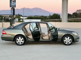 2004 LEXUS LS SEDAN V8, 4.3 LITER LS 430 SEDAN 4D