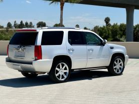 2011 CADILLAC ESCALADE SUV V8, FLEX FUEL, 6.2 LITER SPORT UTILITY 4D