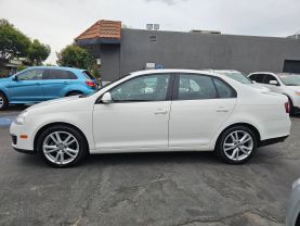 2010 VOLKSWAGEN JETTA SEDAN 5-CYL, PZEV, 2.5 LITER LIMITED EDITION SEDAN 4D