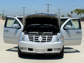 2011 CADILLAC ESCALADE SUV V8, FLEX FUEL, 6.2 LITER SPORT UTILITY 4D