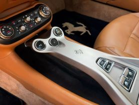 2010 FERRARI CALIFORNIA CONVERTIBLE V8, 4.3 LITER CONVERTIBLE 2D