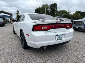 2013 DODGE CHARGER SEDAN V8, HEMI, 5.7 LITER R/T SEDAN 4D