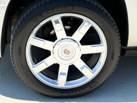 2011 CADILLAC ESCALADE SUV V8, FLEX FUEL, 6.2 LITER SPORT UTILITY 4D