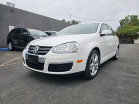 2010 VOLKSWAGEN JETTA SEDAN 5-CYL, PZEV, 2.5 LITER LIMITED EDITION SEDAN 4D