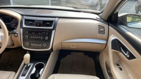 2016 Nissan Altima - Image 27