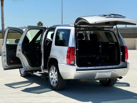 2011 CADILLAC ESCALADE SUV V8, FLEX FUEL, 6.2 LITER SPORT UTILITY 4D