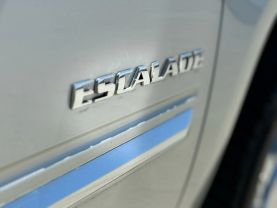 2011 CADILLAC ESCALADE SUV V8, FLEX FUEL, 6.2 LITER SPORT UTILITY 4D