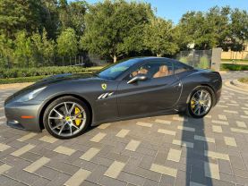 2010 FERRARI CALIFORNIA CONVERTIBLE V8, 4.3 LITER CONVERTIBLE 2D