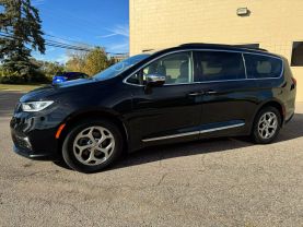 2023 CHRYSLER PACIFICA VAN V6, 3.6 LITER LIMITED VAN 4D