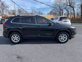 2016 Jeep Cherokee Latitude Sport Utility 4d - Image 6
