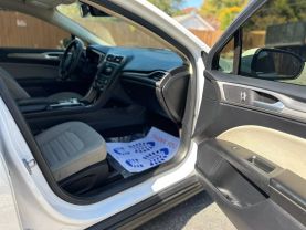 2020 Ford Fusion - Image 14