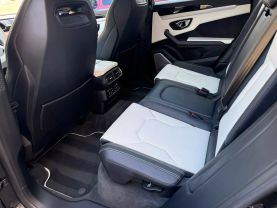 2019 LAMBORGHINI URUS SUV V8, TWIN TURBO, 4.0 LITER SPORT UTILITY 4D