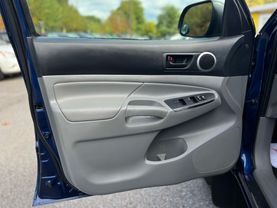 2015 TOYOTA TACOMA DOUBLE CAB PICKUP V6, 4.0 LITER PICKUP 4D 6 FT