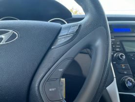 2011 HYUNDAI SONATA SEDAN 4-CYL, 2.4 LITER GLS SEDAN 4D