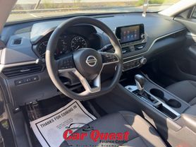2022 Nissan Altima - Image 10