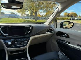 2023 CHRYSLER PACIFICA VAN V6, 3.6 LITER LIMITED VAN 4D
