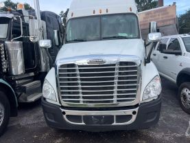 2015 FREIGHTLINER CASCADIA - - CA125SLP SLEEPER