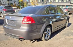 2009 Pontiac G8 - Image 4