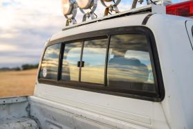 1998 TOYOTA HILUX SPORTS PICKUP TRUCK 2L-TE -