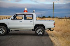 1998 TOYOTA HILUX SPORTS PICKUP TRUCK 2L-TE -