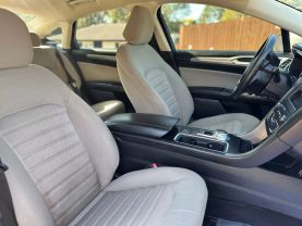 2020 Ford Fusion - Image 16