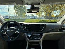 2023 CHRYSLER PACIFICA VAN V6, 3.6 LITER LIMITED VAN 4D