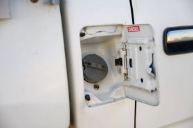 1998 TOYOTA HILUX SPORTS PICKUP TRUCK 2L-TE -