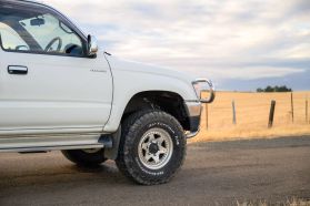 1998 TOYOTA HILUX SPORTS PICKUP TRUCK 2L-TE -