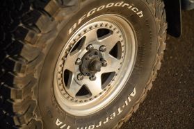 1998 TOYOTA HILUX SPORTS PICKUP TRUCK 2L-TE -