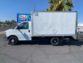 2011 CHEVROLET EXPRESS COMMERCIAL CUTAWAY VAN V8, 6.0 LITER VAN 2D