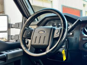 2015 FORD F250 SUPER DUTY CREW CAB PICKUP V8, TURBO DSL, 6.7L LARIAT PICKUP 4D 6 3/4 FT