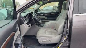 2016 Toyota Highlander Limited Sport Utility 4d - Image 9