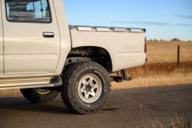 1998 TOYOTA HILUX SPORTS PICKUP TRUCK 2L-TE -