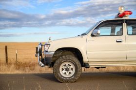 1998 TOYOTA HILUX SPORTS PICKUP TRUCK 2L-TE -
