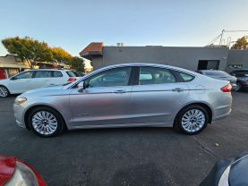 2015 FORD FUSION SEDAN 4-CYL, HYBRID, 2.0 LITER SE HYBRID SEDAN 4D