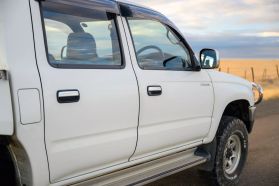 1998 TOYOTA HILUX SPORTS PICKUP TRUCK 2L-TE -