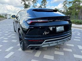 2019 LAMBORGHINI URUS SUV V8, TWIN TURBO, 4.0 LITER SPORT UTILITY 4D