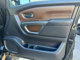 2017 NISSAN TITAN XD CREW CAB PICKUP V8, TURBO DIESEL, 5.0L PRO-4X PICKUP 4D 6 1/2 FT
