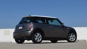 2011 MINI HARDTOP HATCHBACK 4-CYL, 1.6 LITER COOPER HATCHBACK 2D