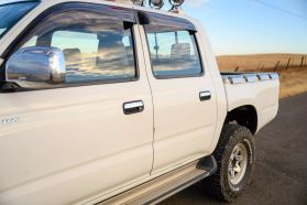 1998 TOYOTA HILUX SPORTS PICKUP TRUCK 2L-TE -