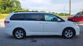 2011 Toyota Sienna Le Minivan 4d - Image 5