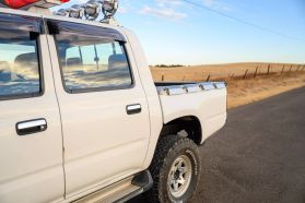 1998 TOYOTA HILUX SPORTS PICKUP TRUCK 2L-TE -