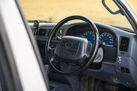 1998 TOYOTA HILUX SPORTS PICKUP TRUCK 2L-TE -