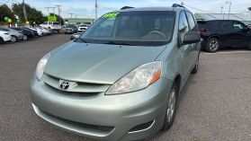2010 TOYOTA SIENNA