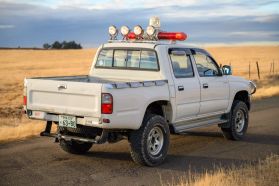 1998 TOYOTA HILUX SPORTS PICKUP TRUCK 2L-TE -