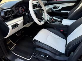 2019 LAMBORGHINI URUS SUV V8, TWIN TURBO, 4.0 LITER SPORT UTILITY 4D