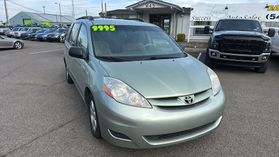 2010 TOYOTA SIENNA