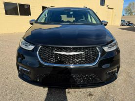 2023 CHRYSLER PACIFICA VAN V6, 3.6 LITER LIMITED VAN 4D