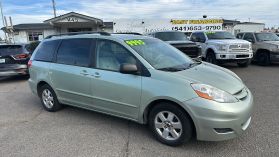 2010 TOYOTA SIENNA